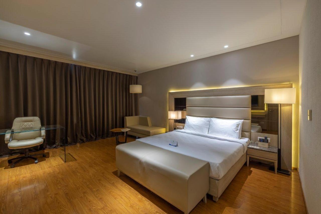Sarovar Portico Morbi Екстер'єр фото