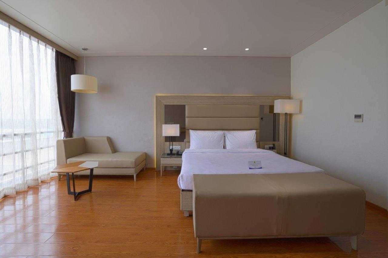 Sarovar Portico Morbi Екстер'єр фото