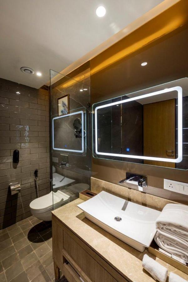 Sarovar Portico Morbi Екстер'єр фото