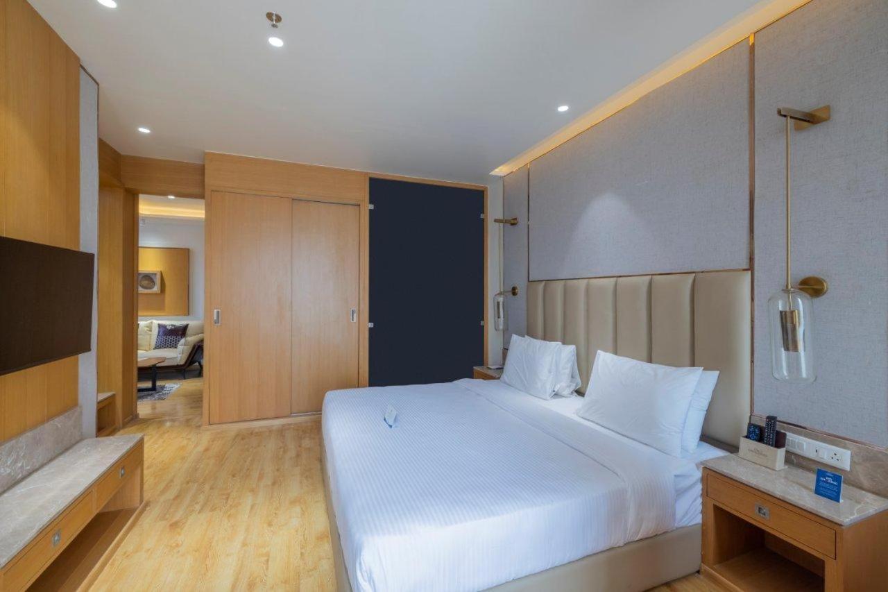 Sarovar Portico Morbi Екстер'єр фото
