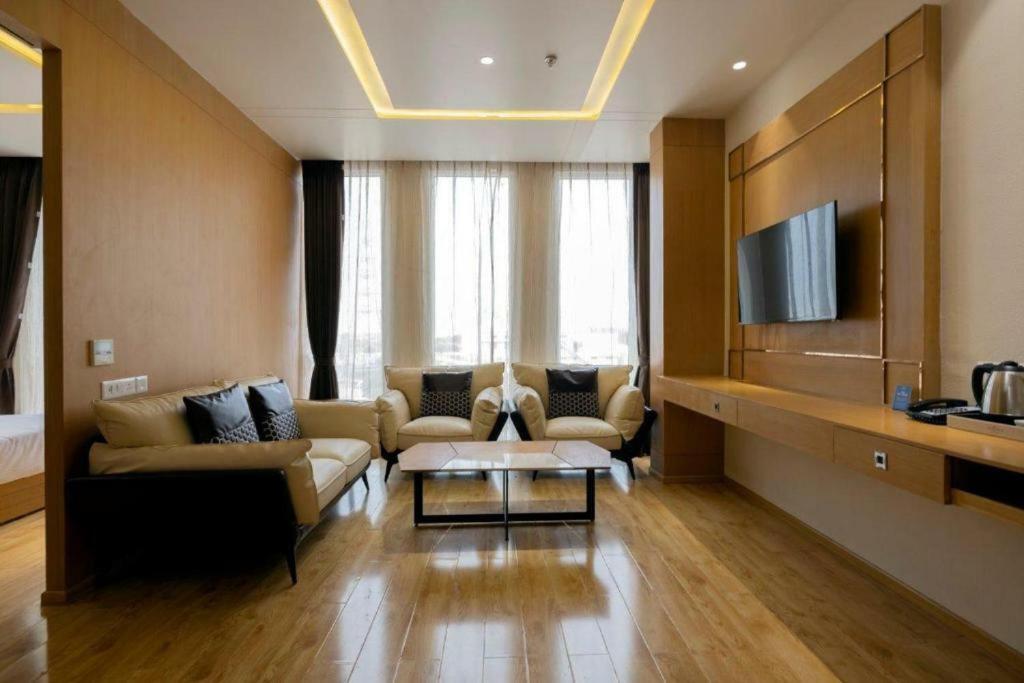 Sarovar Portico Morbi Екстер'єр фото