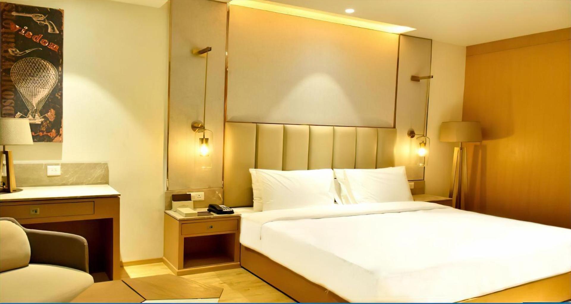Sarovar Portico Morbi Екстер'єр фото