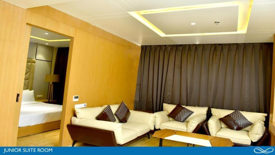 Sarovar Portico Morbi Екстер'єр фото